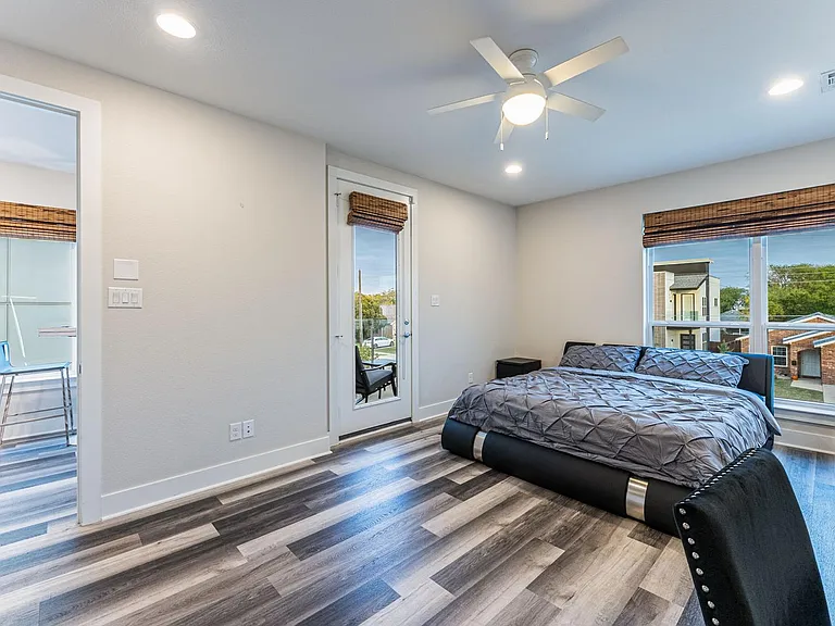 4013 Ivanhoe Ln — Photo 12