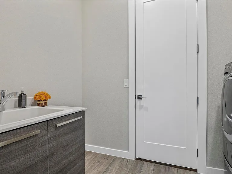 5322 Statesman Ln — Photo 14