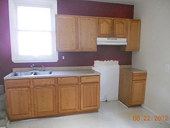 4th image of 592 Heineman Blvd