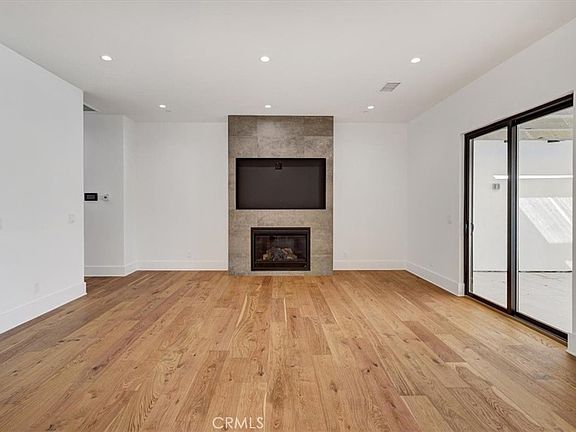 5th image of 5520 Woodlake Ave