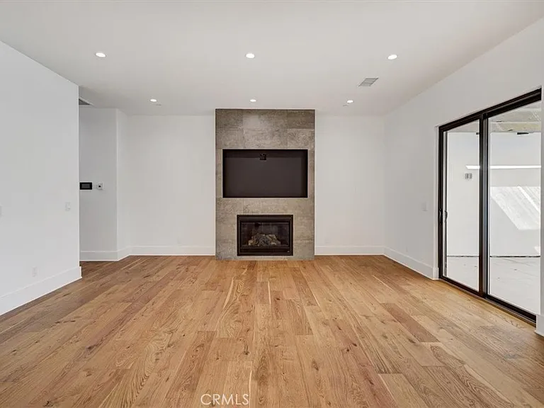 5520 Woodlake Ave — Photo 5