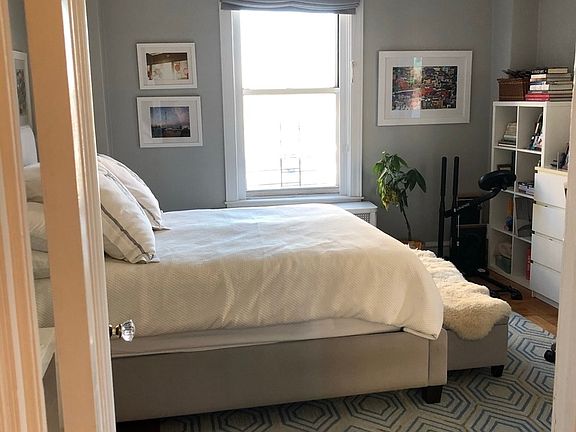 2nd image of 910 W End Ave APT 11B