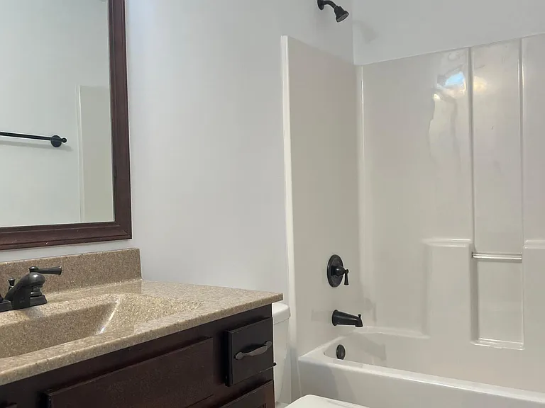 7413 Pemberton Dr — Photo 12