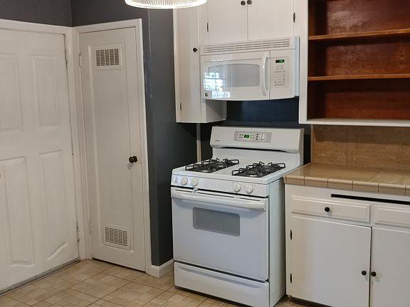 2nd image of 1119 E Michigan Ave