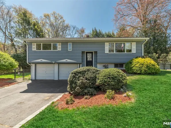 595 Echo Glen Ave, River Vale, NJ 07675
