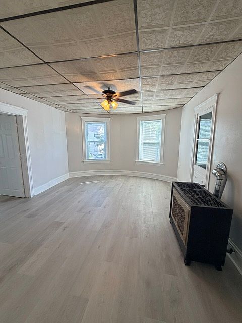 1st image of 73 Esther St Unit 1