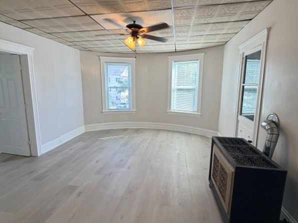 73 Esther St Unit 1