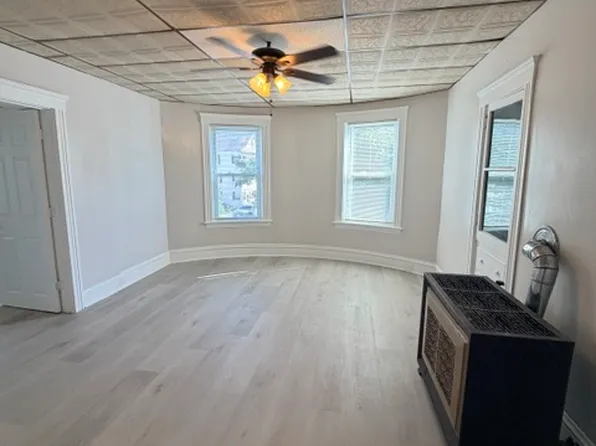 73 Esther St Unit 1, Worcester, MA 01607