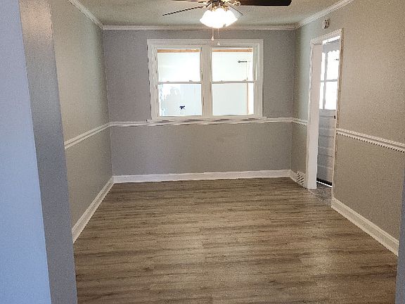 4th image of 3009 W Court Ave #1