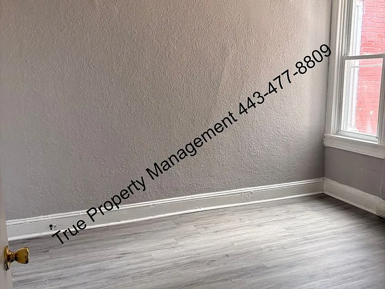 1938 W Lexington St — Photo 8