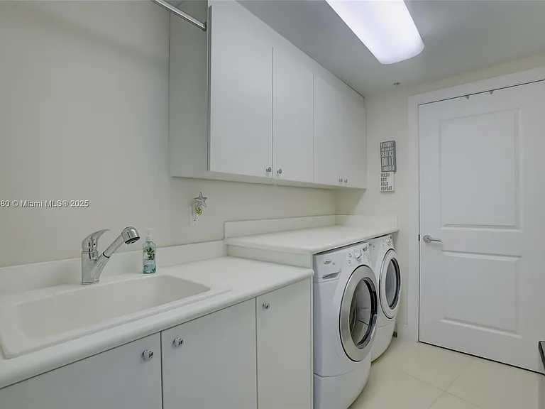 1 N Ocean Blvd #1011 — Photo 20