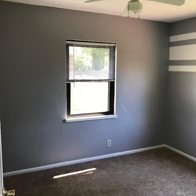 3 bed, 2.0 bath, 1156 sqft, $2,100 — Photo 4