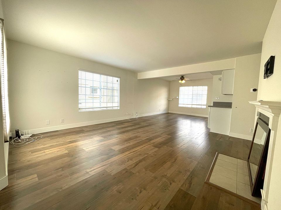 1st image of 266 N Mar Vista Ave Unit 4