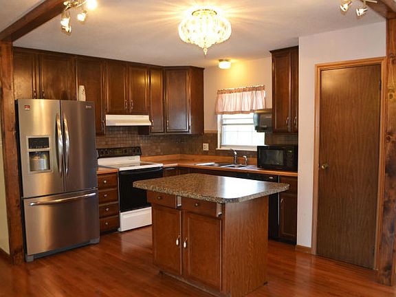 5th image of 1303 Grandview Dr