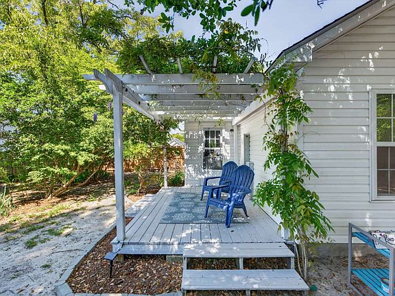 2nd image of 315 Tangle Oaks Ct