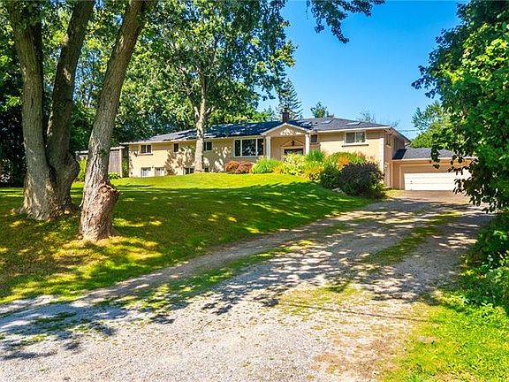 2nd image of 2159 Britannia Rd