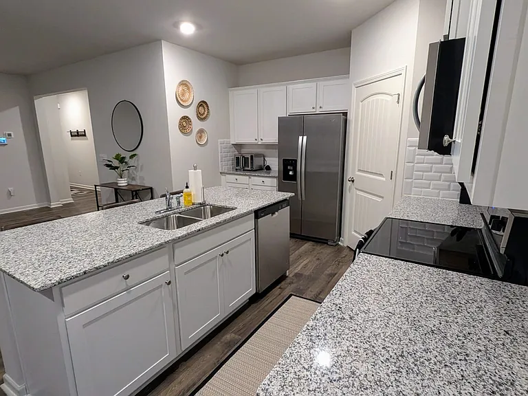 412 Stoneybrook Dr — Photo 13