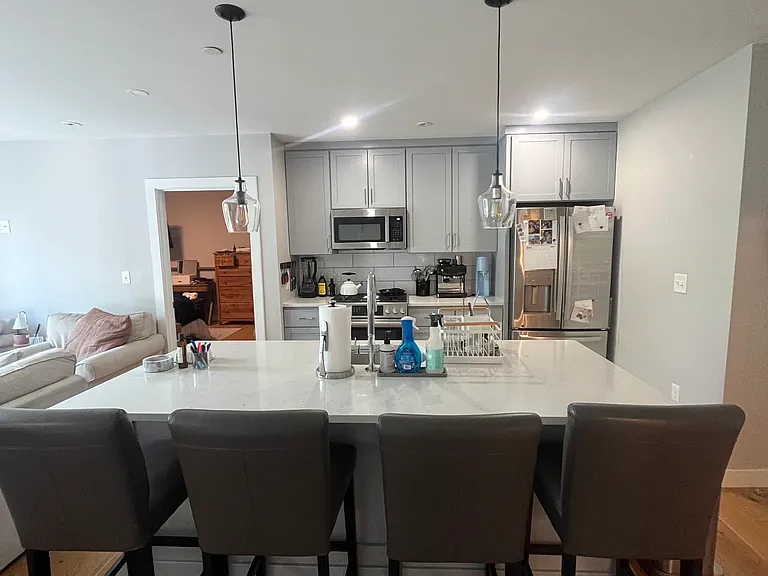 10 Everett St #302 — Photo 4