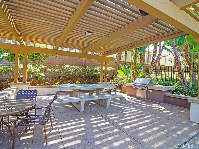 141 Dolores — Photo 30