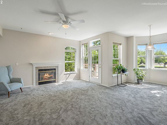 4th image of 1160 NE Horizon Loop Unit 1410