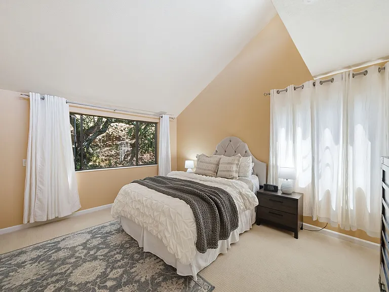 2411 Carlmont Dr #107 — Photo 27