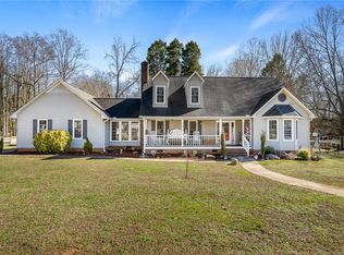 702 Huntington Rd, Easley, SC 29642