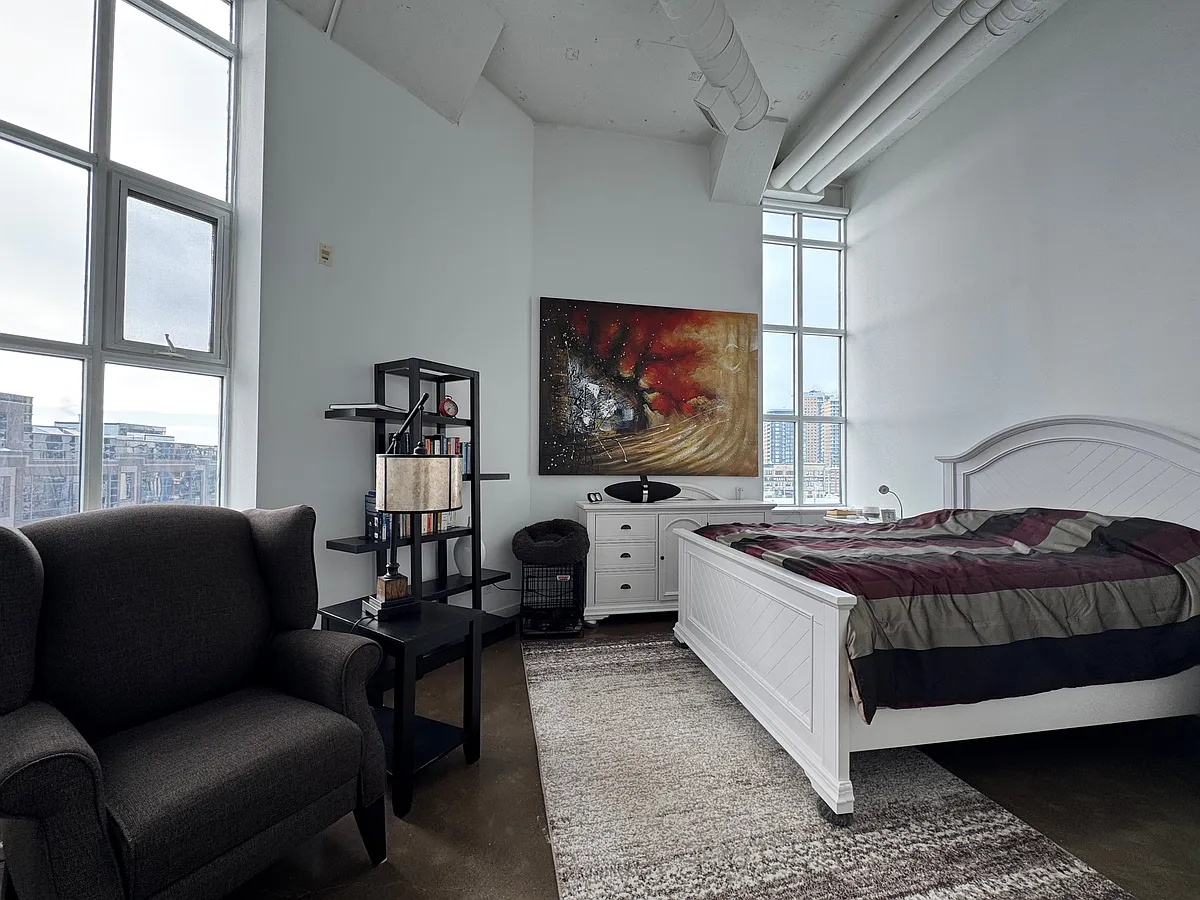 Building Photo - 404 King St W #408