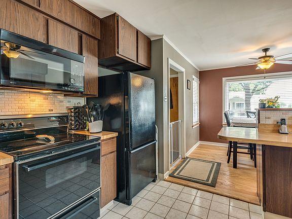 5th image of 9213 S 49th Ct