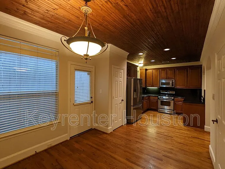 5130 Scotland St — Photo 13