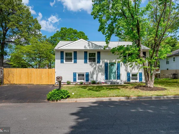 718 215th St, Pasadena, MD 21122