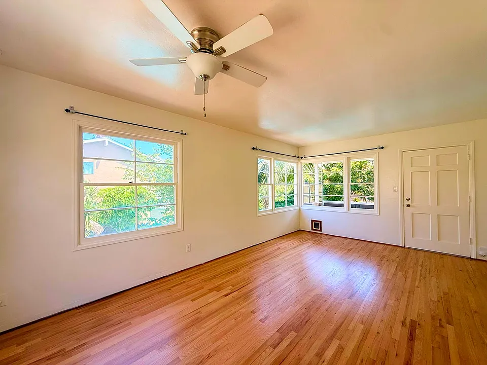 4821-23 Del Mar Ave