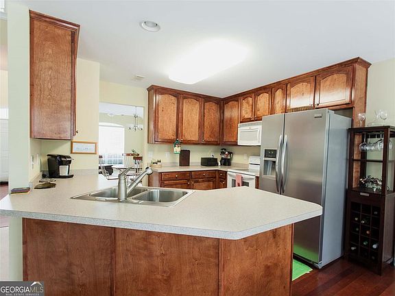 4th image of 235 Turnbridge Cir
