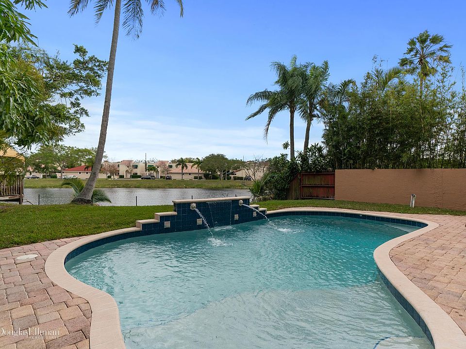 1st image of 446 NW 37th Way