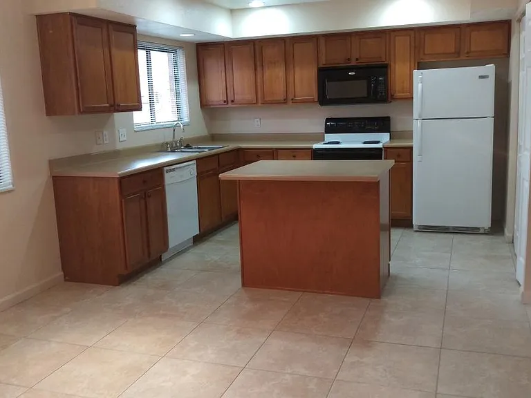 Kitchen/dining area