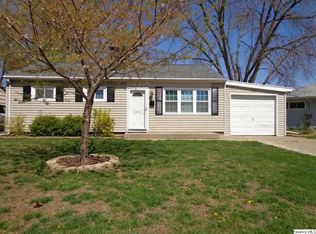 1821 S Granview Dr, Quincy, IL 62301