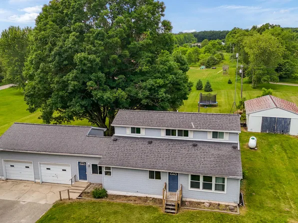 10637 Moran St NE, Cedar Springs, MI 49319
