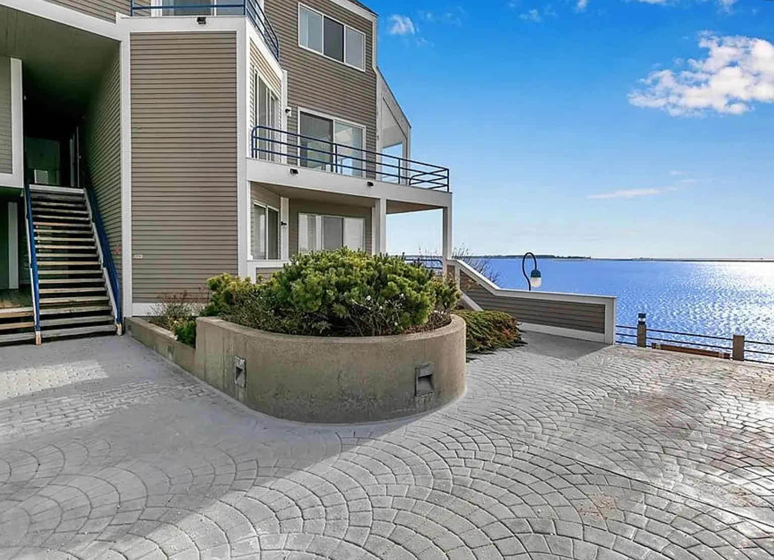 2 bed, 2.5 bath, 1438 sqft, $3,200 — Photo 1