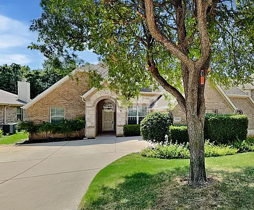 3720 Drexel Dr Photo 1