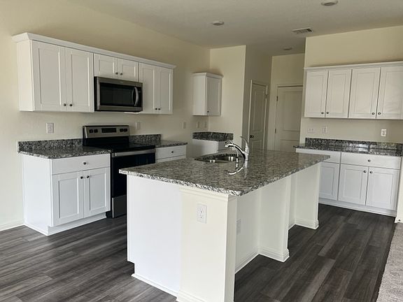 5th image of 243 Thistle Ln