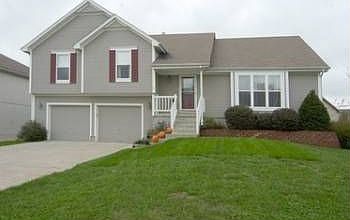 1st image of 5512 NE Scenic Dr