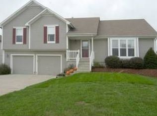 5512 NE Scenic Dr, Lees Summit, MO 64064
