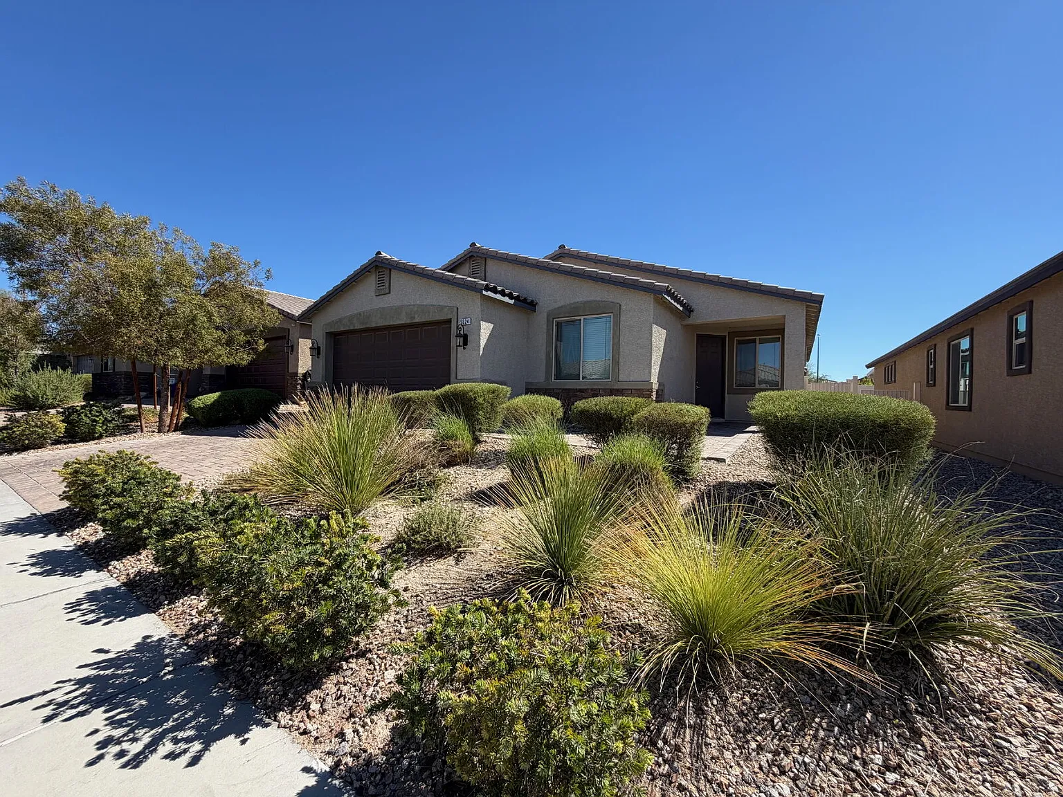 4 bed, 2.0 bath, 1828 sqft, $2,050 — Photo 3
