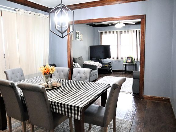 4th image of 10403 S Avenue O