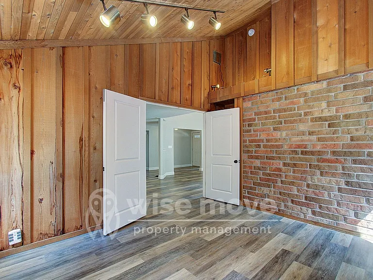 4001 NW 127th St — Photo 16