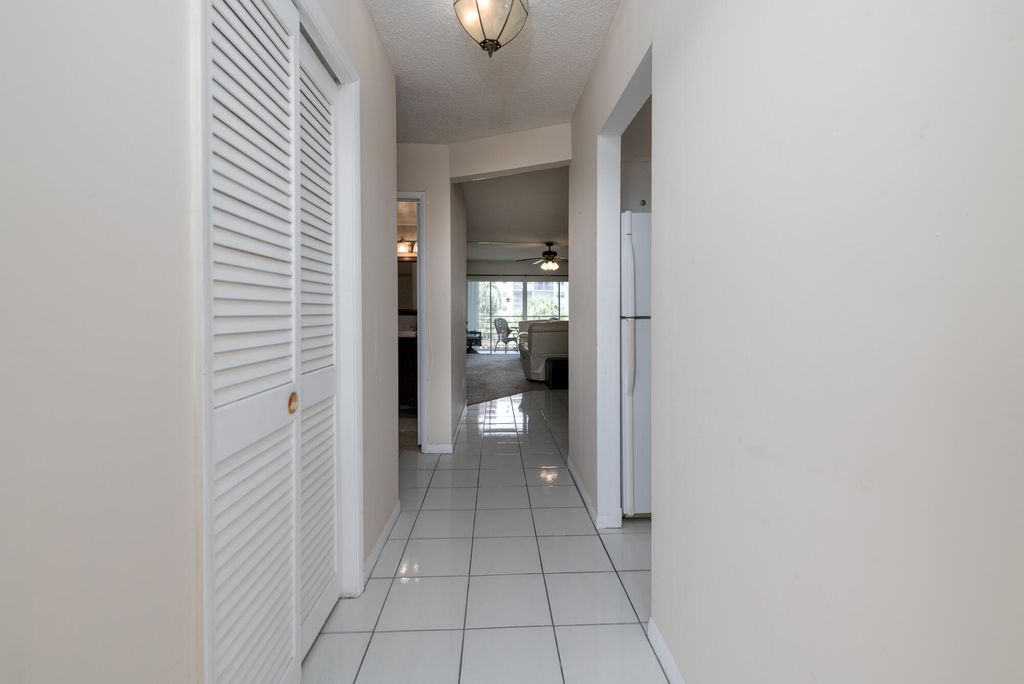 2731 NE 14th Street Causeway #427, photo 2
