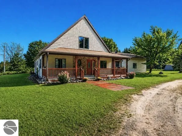 10039 McPherson Rd, Alden, MI 49612