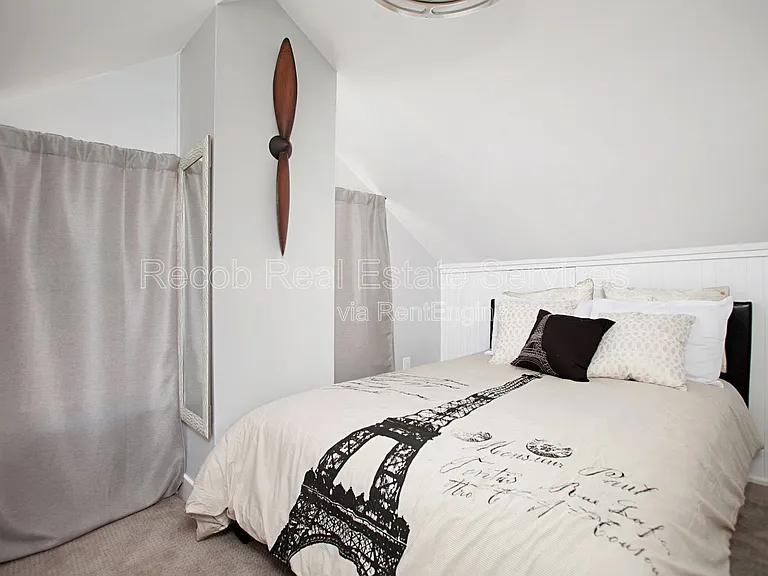 2984 E St #2 — Photo 8