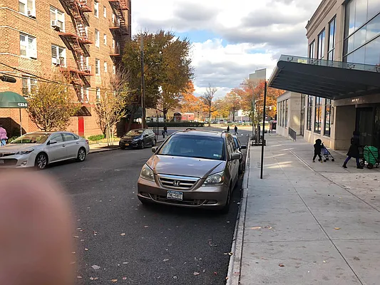 Rented by 18 REALTY | media 2