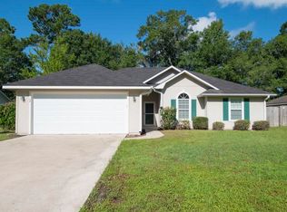 98 Honeysuckle Rd, Kingsland, GA 31548