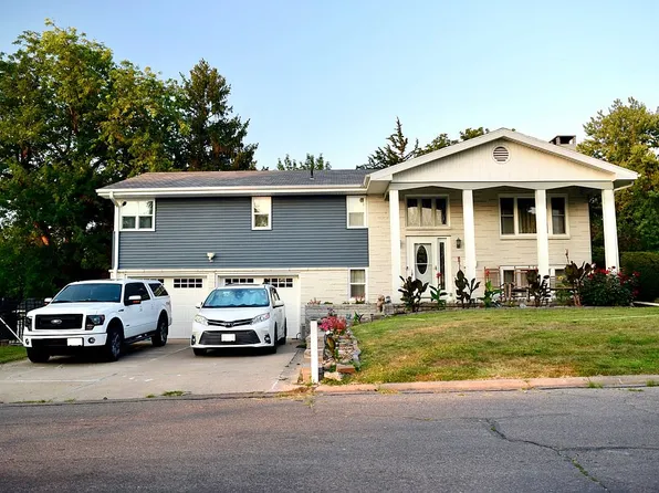 1830 Parklane St, Crete, NE 68333